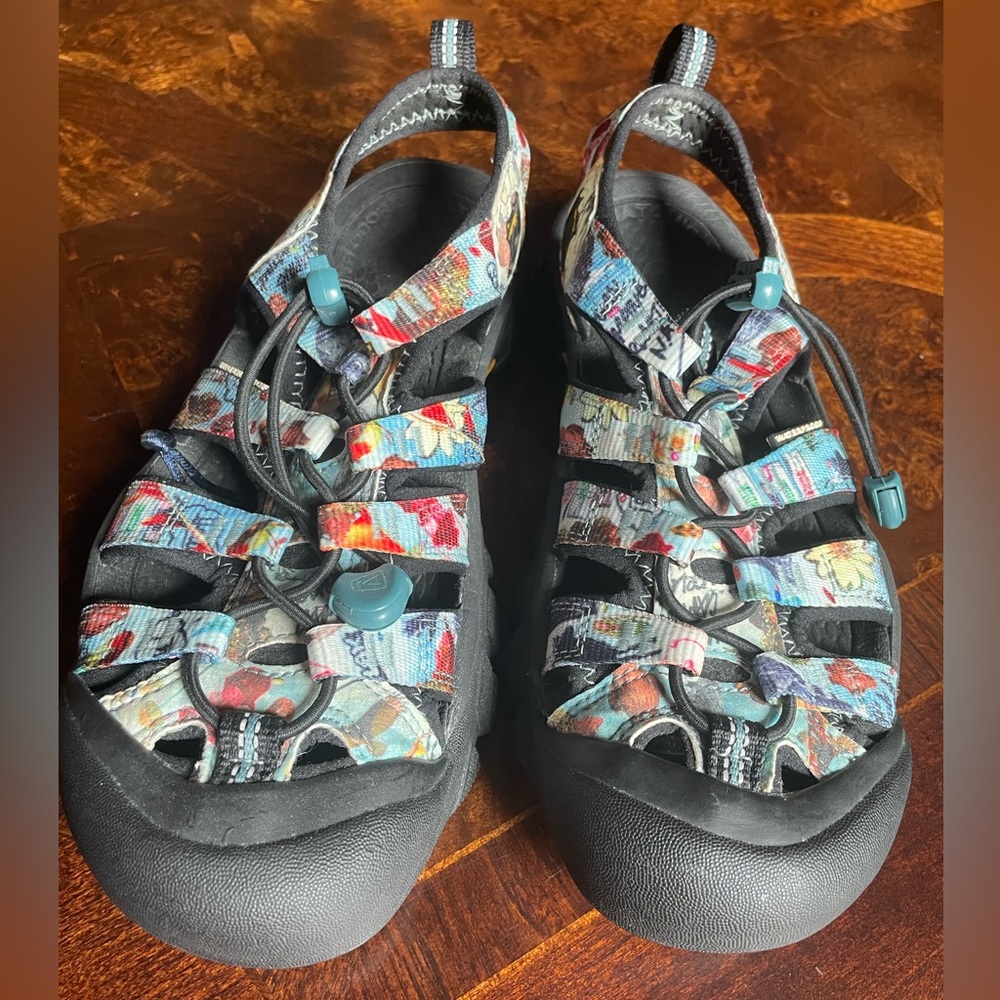 Keens x New Acoustic Camp Newport hybrid  sandal Rare! Women’s size 8